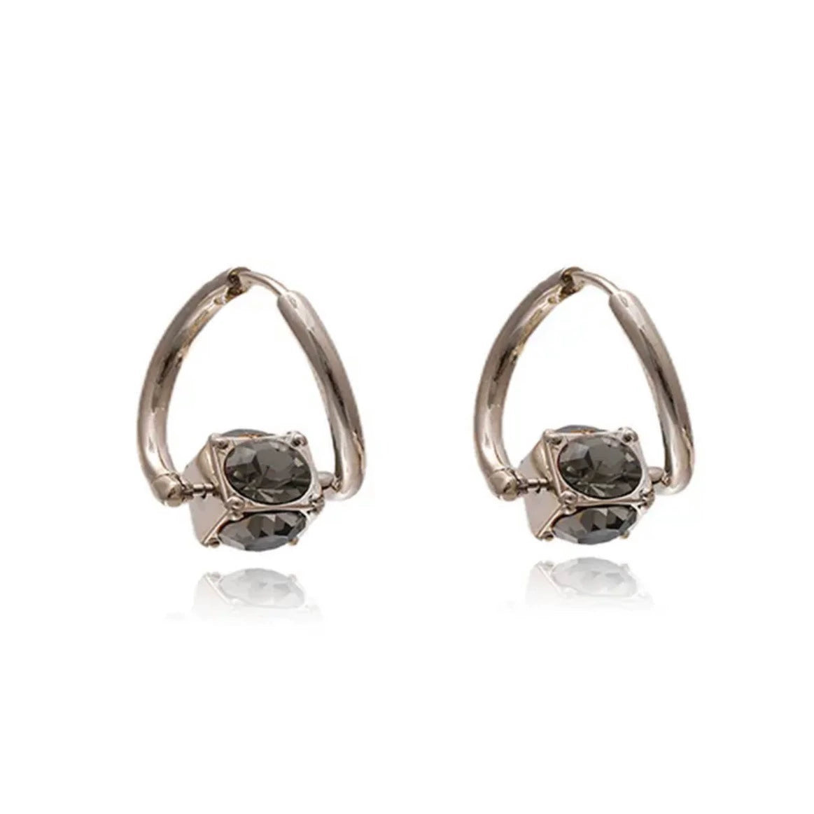 Elegant and luxurious black Mozambique diamond earrings